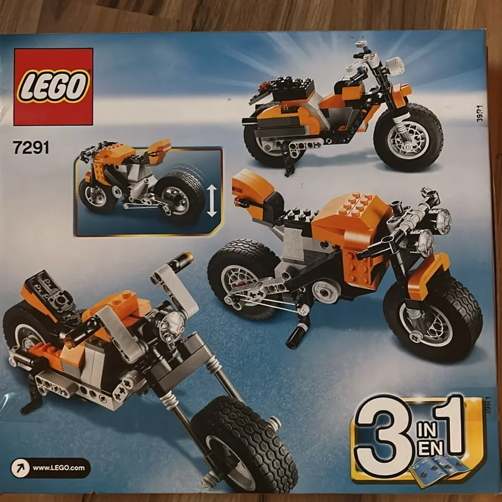 Lego Creator 3 in 1 Street Rebel - Picture 2 of 3